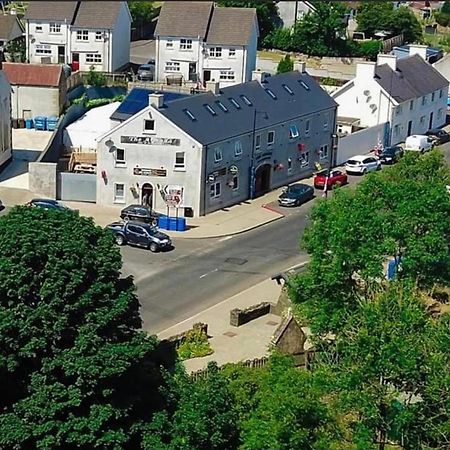 The Armada Inn Armoy Екстериор снимка