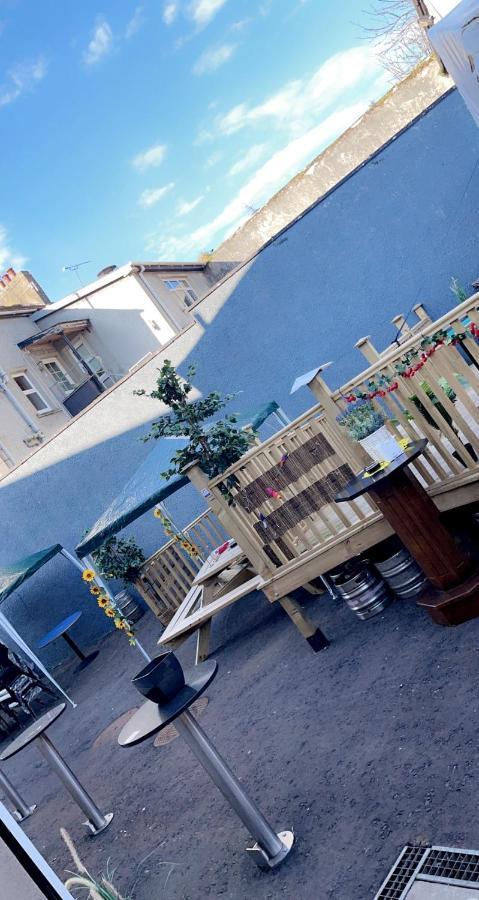 The Armada Inn Armoy Екстериор снимка